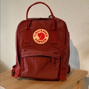 Fjallraven Kanken mini backpack: Ox Red